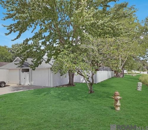 15861 Profit Ave, Baton Rouge, LA, 70817-5520 | Card Image