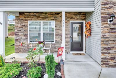 Covered entry porch. | Image 2