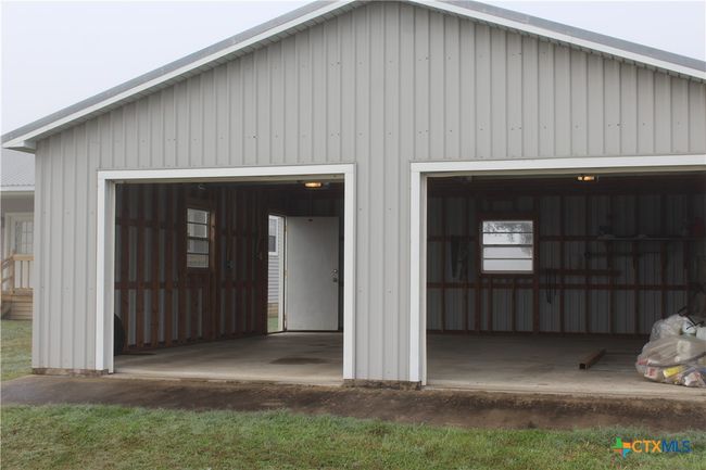 963 County Road 176, House other with 2 bedrooms, 3 bathrooms and null parking in Hallettsville TX | Image 4