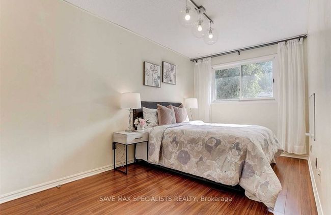 24 Cypress Crt, House attached with 3 bedrooms, 3 bathrooms and 4 parking in Aurora ON | Image 6