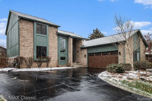 8789 El Dorado Dr, White Lake, MI, 48386-3407 | Card Image