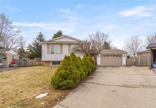 14 Thistledown Dr, Brantford, ON, N3R6R9 | Card Image