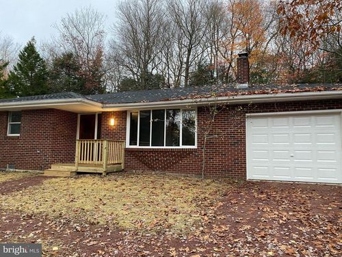 368 Scotch Pine Dr, Pocono Summit, PA, 18346-7634 | Card Image