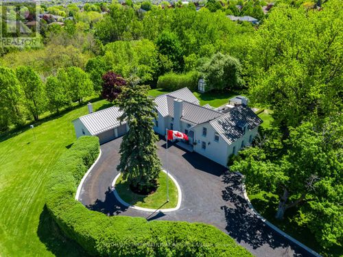 220 Old Yonge St, Aurora, ON, L4G6J6 | Card Image