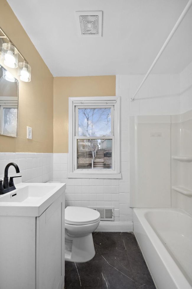 1119 6 Th St E, House other with 5 bedrooms, 2 bathrooms and null parking in Saint Paul MN | Image 13