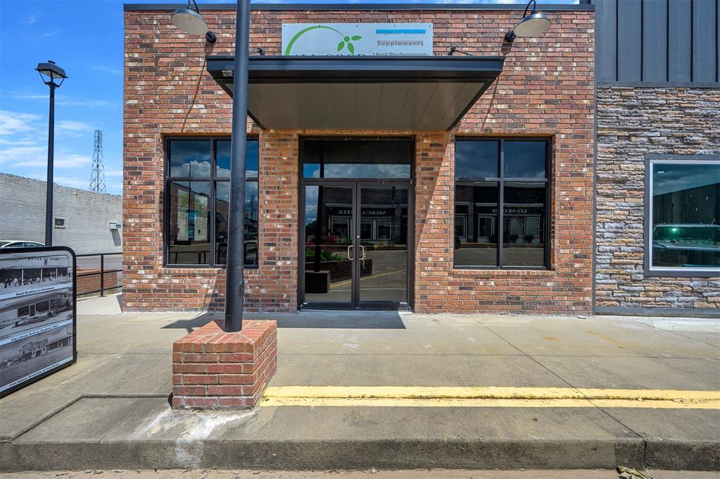 Commercial Sale in Broken Bow