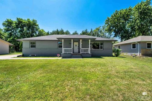 2201 Snowbird Dr, Manhattan, KS, 66502-1943 | Card Image