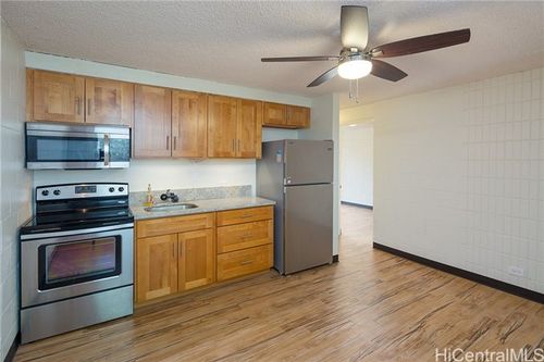 201a-2140 10th Ave, Honolulu, HI, 96816-3043 | Card Image