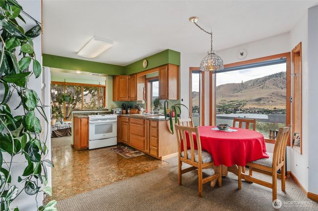 916 No See Um Rd, House other with 3 bedrooms, 3 bathrooms and 2 parking in Chelan WA | Image 8