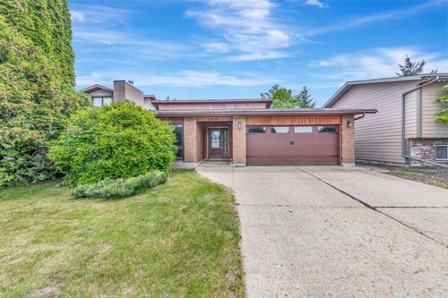 5713 34 St, Lloydminster, AB, T9V1Z8 | Card Image