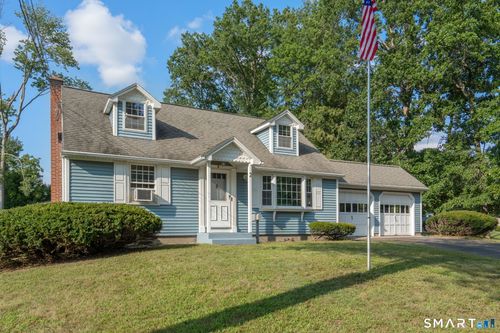 2 Copper Dr, Enfield, CT, 06082-5830 | Card Image
