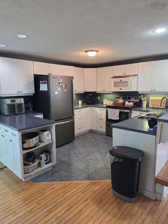 198 Mowatt St, House other with 3 bedrooms, 3 bathrooms and 2 parking in Shelburne NS | Image 5
