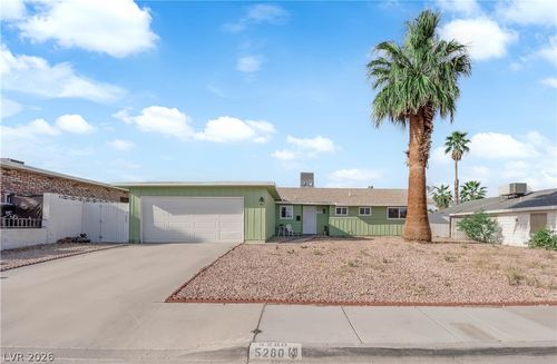 5280 Vicksburg Ave, Las Vegas, NV, 89122-7025 | Card Image