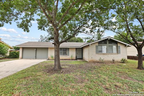 5611 Sir Gareth Dr, San Antonio, TX, 78218-2337 | Card Image