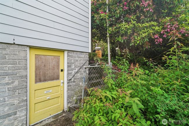 Downstairs exterior entrance. | Image 20