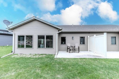 3337 Prairie Meadow Dr, Milford, IA, 51351-4423 | Card Image