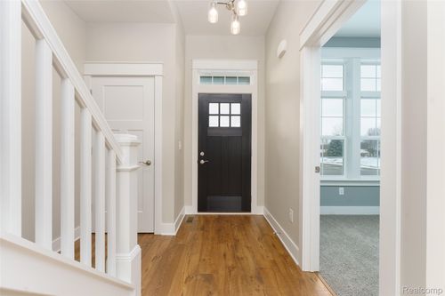 539 W Wildwood Dr, Owosso, MI, 48867-9119 | Card Image