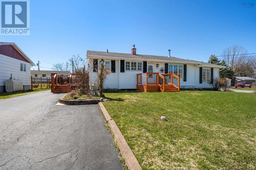 179 Cedar Street, Pictou, NS, B0K1H0 | Card Image