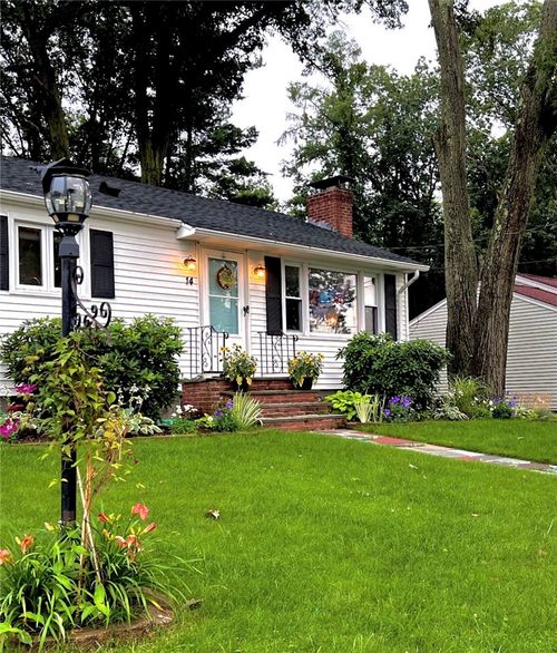 14 Woodhill Dr, Cranston, RI, 02920-3136 | Card Image