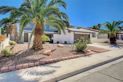 3953 E Reno Avenue, House other with 3 bedrooms, 1 bathrooms and null parking in Las Vegas NV | Image 3