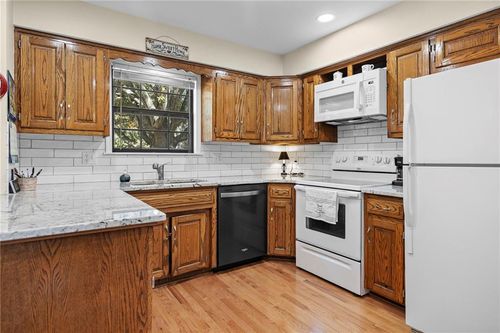 8919 Greenway Ln, Lenexa, KS, 66215-2954 | Card Image