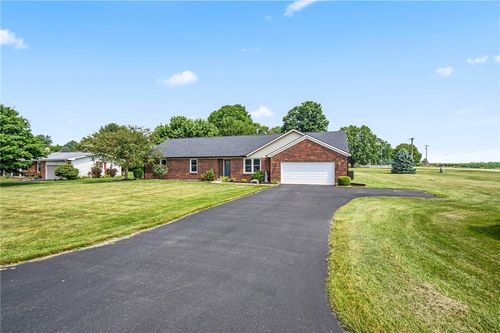 14991 Charm Hill Dr, Sidney, OH, 45365-7701 | Card Image