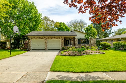 454 Mills Rd, Saline, MI, 48176-1147 | Card Image