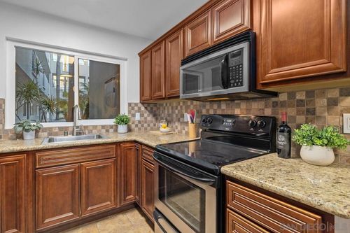 107-1030 Robinson Ave, San Diego, CA, 92103-4006 | Card Image