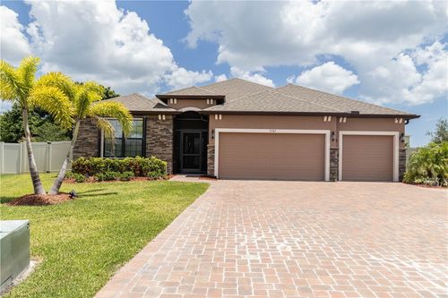 5561 W 1st Sq Sw, Vero Beach, FL, 32968-2251 | Card Image