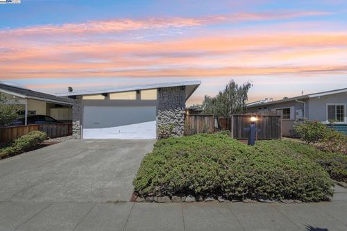 1213 Rosewood Way, Alameda, CA, 94501-5637 | Card Image