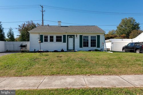 1057 N Pine St, MIDDLETOWN, PA, 17057-2122 | Card Image