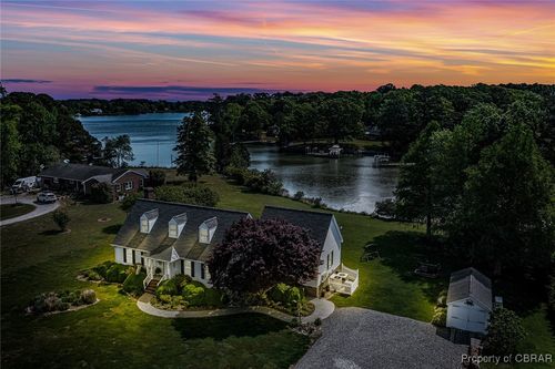 212 Waverly Ln, Cobbs Creek, VA, 23035-2152 | Card Image