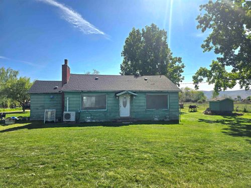 3301 N Wilgus Rd, Prosser, WA, 99350-9265 | Card Image