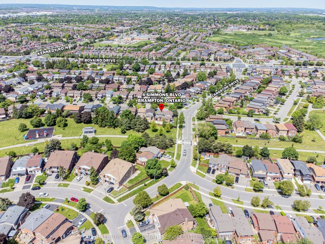 4 Simmons Blvd, House other with 5 bedrooms, 4 bathrooms and 3 parking in Brampton ON | Image 48