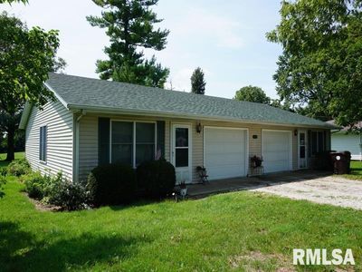 422 E Jefferson Street, Home with 0 bedrooms, 0 bathrooms and 2 parking in Toulon IL | Image 1