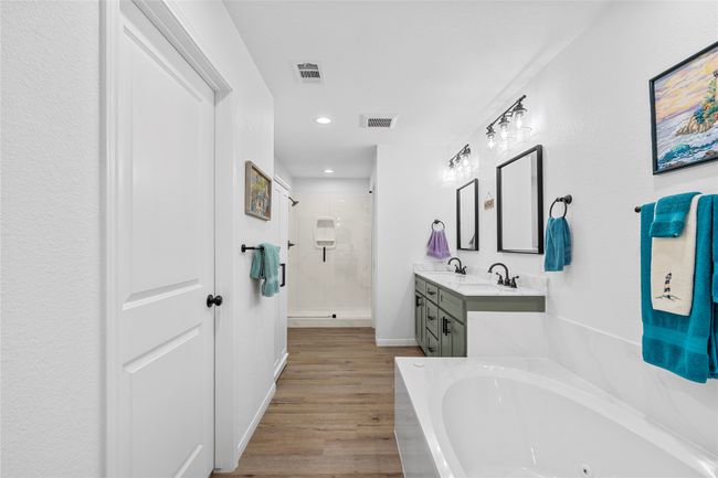 614 W 3 Rd St, House other with 4 bedrooms, 2 bathrooms and null parking in McGregor TX | Image 15