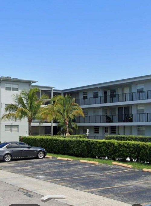 305-1100 Ne 1st Ct, Hallandale Beach, FL, 33009-4457 | Card Image
