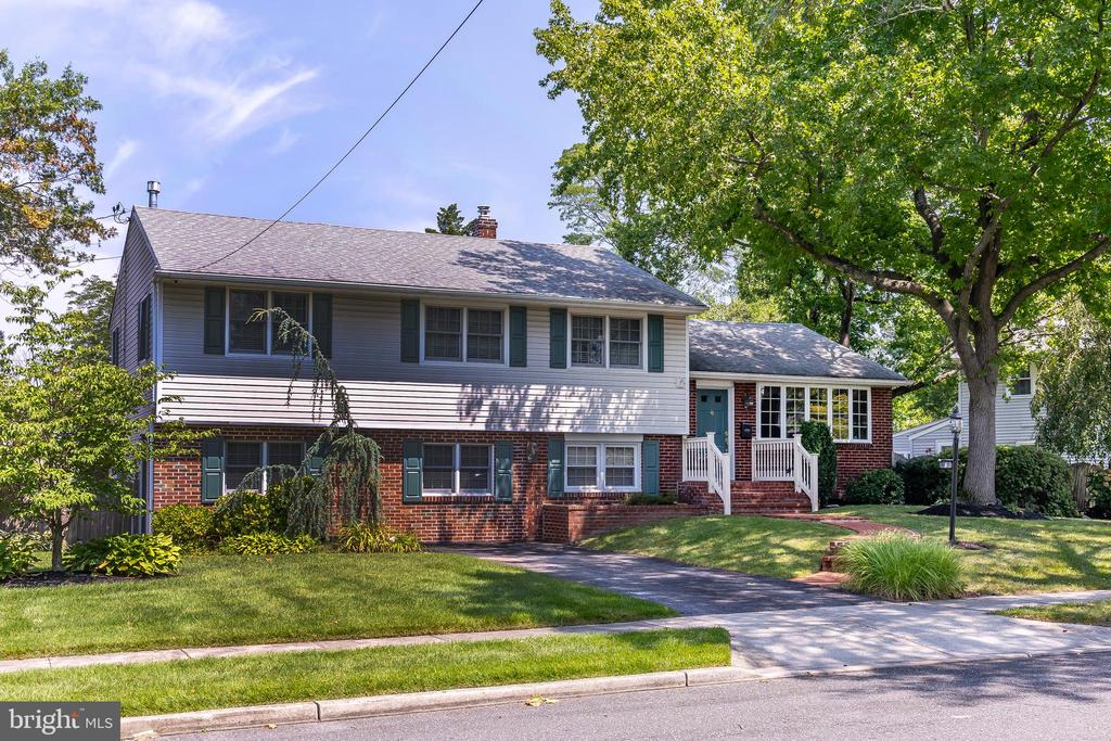 Brookfield Ct, Cherry Hill, NJ 08034
