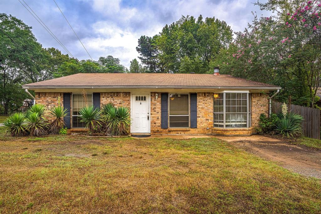 301 E Maple Street, For Sale in White Oak Zoocasa