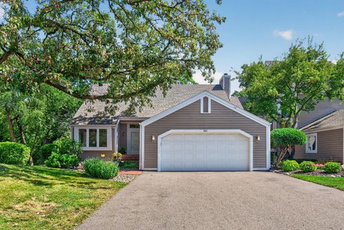3631 Oakton Rdg, Minnetonka, MN, 55305-4440 | Card Image