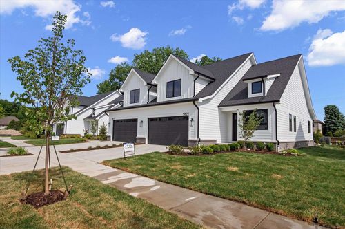 5829 Heights Dr, Sterling Heights, MI, 48314-1710 | Card Image