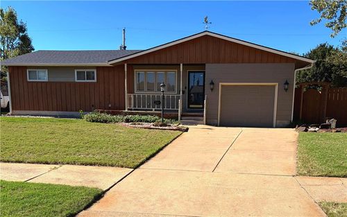 341 Maple Ave, Salina, KS, 67401-7322 | Card Image