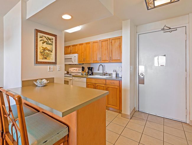 1003B - 4327 Lower Honoapiilani Rd, Condo with 2 bedrooms, 2 bathrooms and null parking in Lahaina HI | Image 23