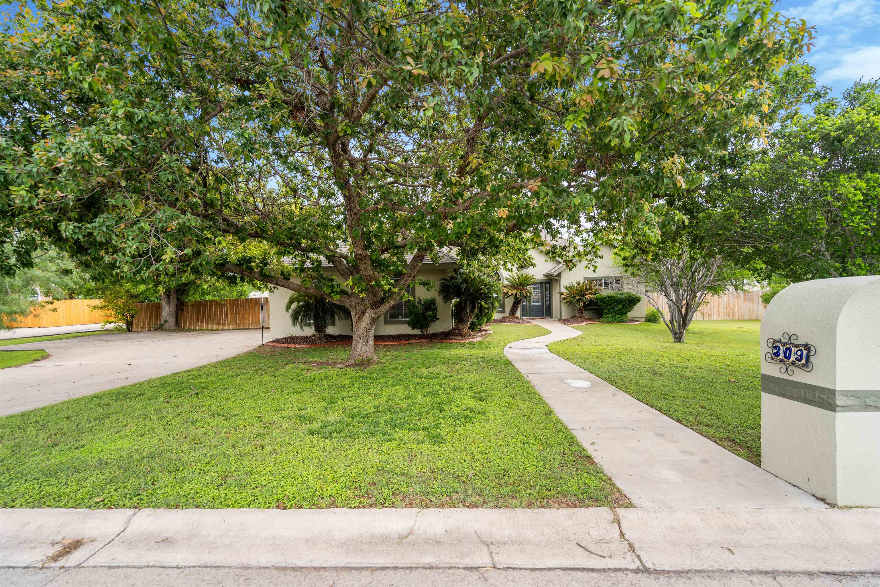 Residential in Del Rio 4