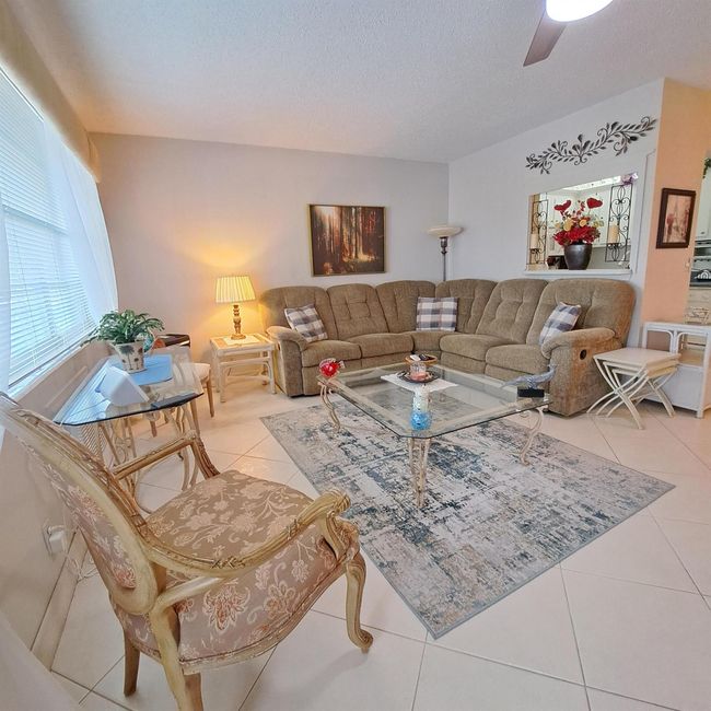 53 Northampton C, Condo with 1 bedrooms, 2 bathrooms and null parking in West Palm Beach FL | Image 4