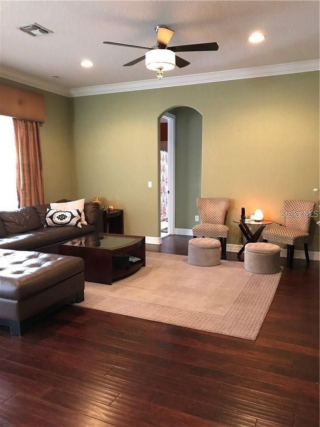 Family Room | Image 11
