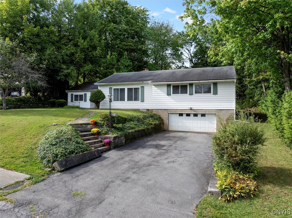 Curran Rd, Whitesboro, NY 13492