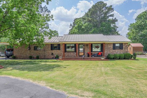 145 Lakewood Dr E, Muscle Shoals, AL, 35661-4600 | Card Image