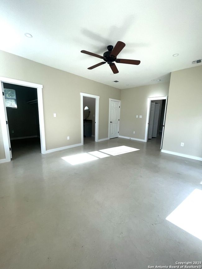 2 - 25617 Campbellton Rd, House other with 3 bedrooms, 2 bathrooms and null parking in San Antonio TX | Image 14