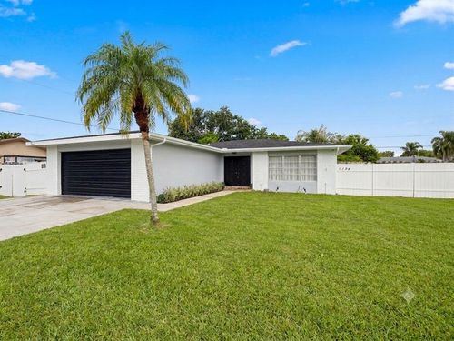 1194 Se Clifton Ln, Port St Lucie, FL, 34983-3202 | Card Image